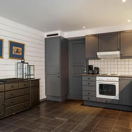 3 Bedroom In Apartment *