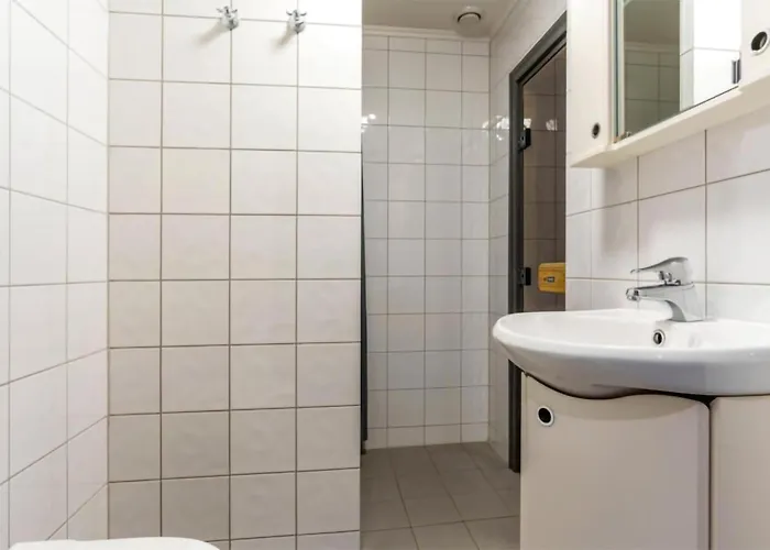 Apartment 3 Bedroom In *