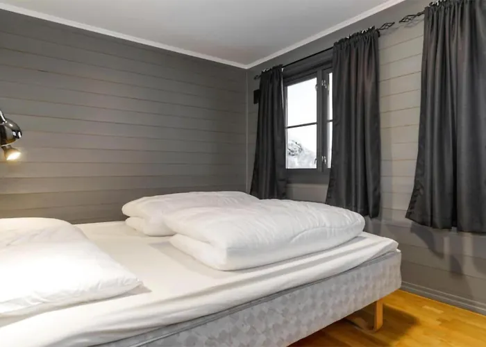 Apartment 3 Bedroom In *