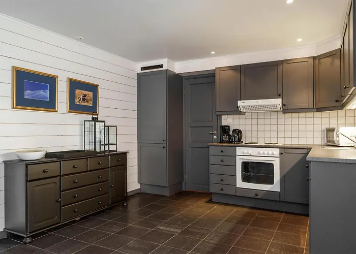 3 Bedroom In Apartment *